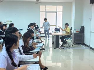 8. โครงการพัฒนาทักษะด้านภาษาอังกฤษ สำหรับนักศึกษาครู ชั้นปีที่ 3